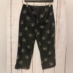 Ann Taylor Petites Black Floral Embroidered Side-Zip Crop
Pants Size 8P